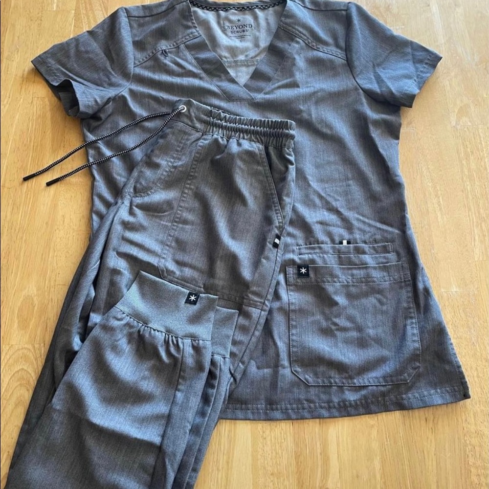 Jogger scrubs